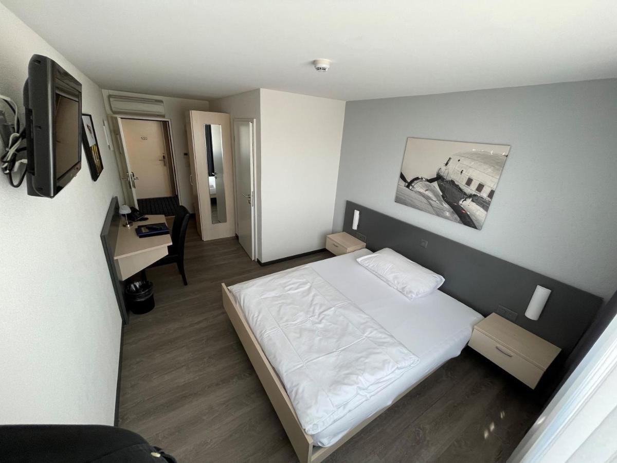 Airporthotel Гренхен Екстериор снимка