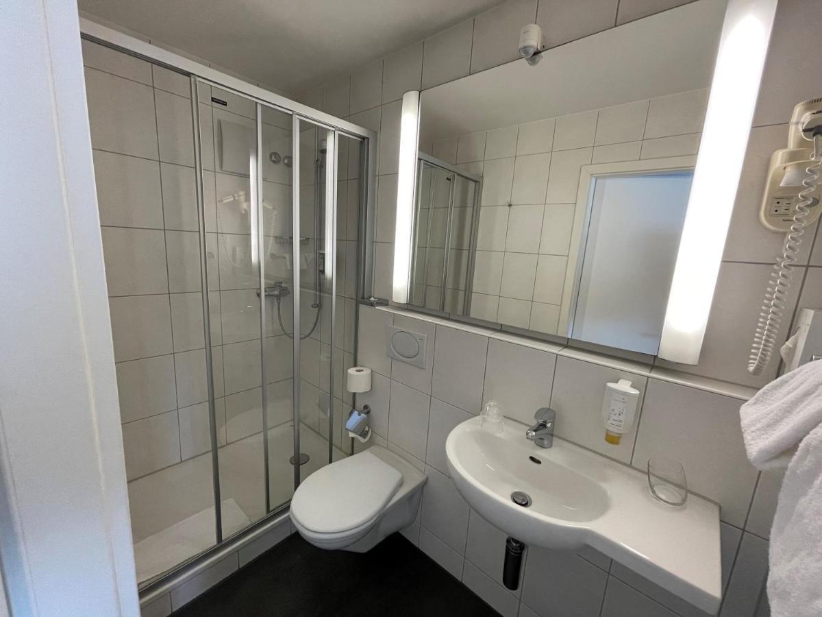 Airporthotel Гренхен Екстериор снимка