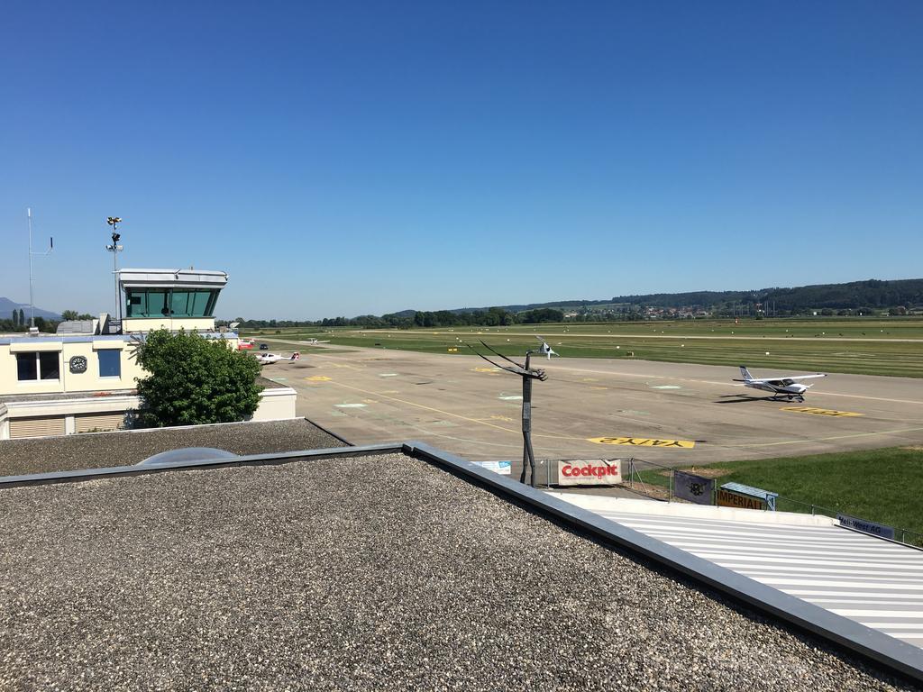 Airporthotel Гренхен Екстериор снимка