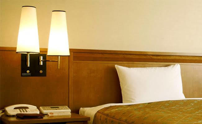 Airporthotel Гренхен Екстериор снимка